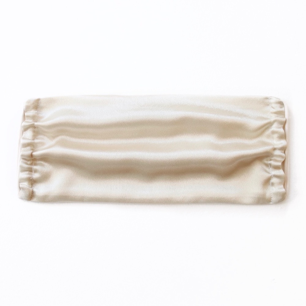 ✨ Ivory Satin Face Mask w/Gold Chain ✨ - Picture 2 of 4